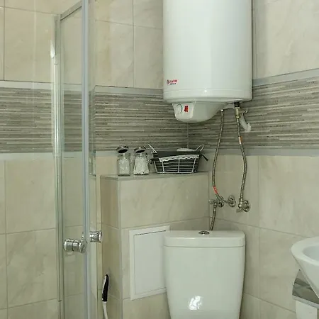 Asparuh & شقة فارنا